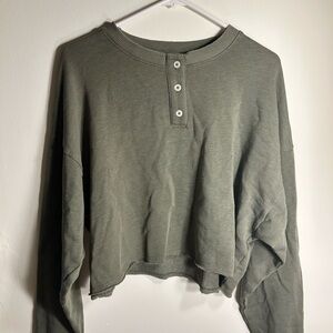 American Eagle Sweater